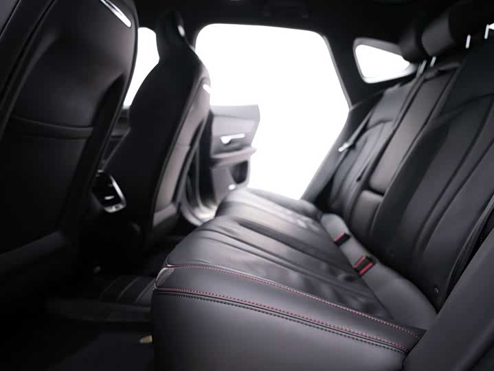 Фото 24 - XPeng P7