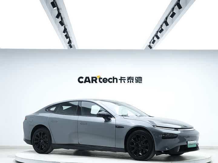 Фото 3 - XPeng P7