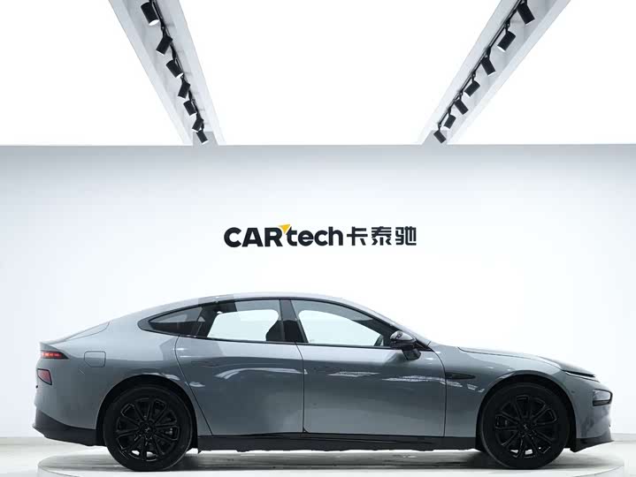 Фото 7 - XPeng P7