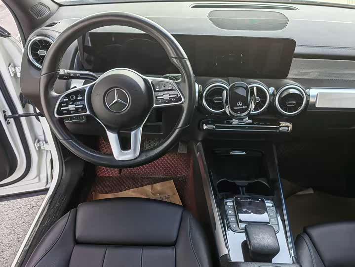Фото 13 - Mercedes-Benz GLB-Class