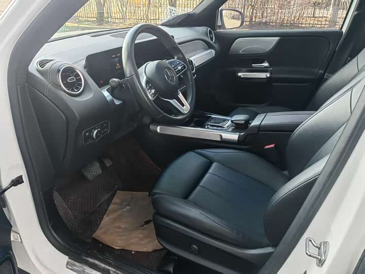 Фото 9 - Mercedes-Benz GLB-Class