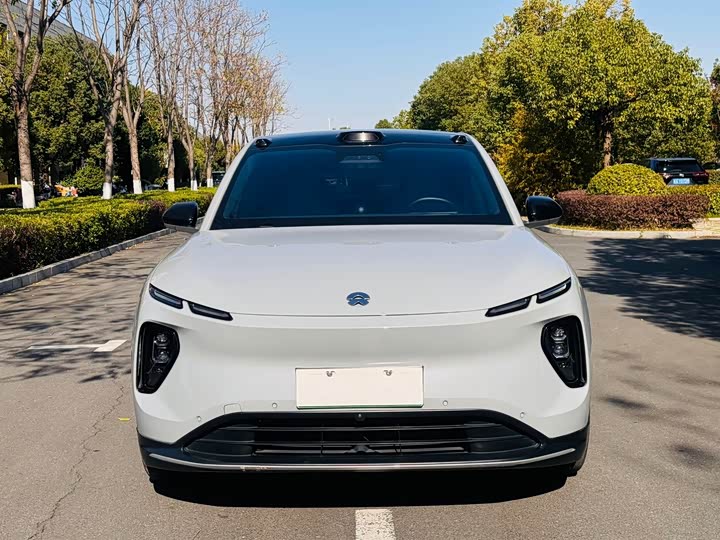 Фото 2 - Nio EC6