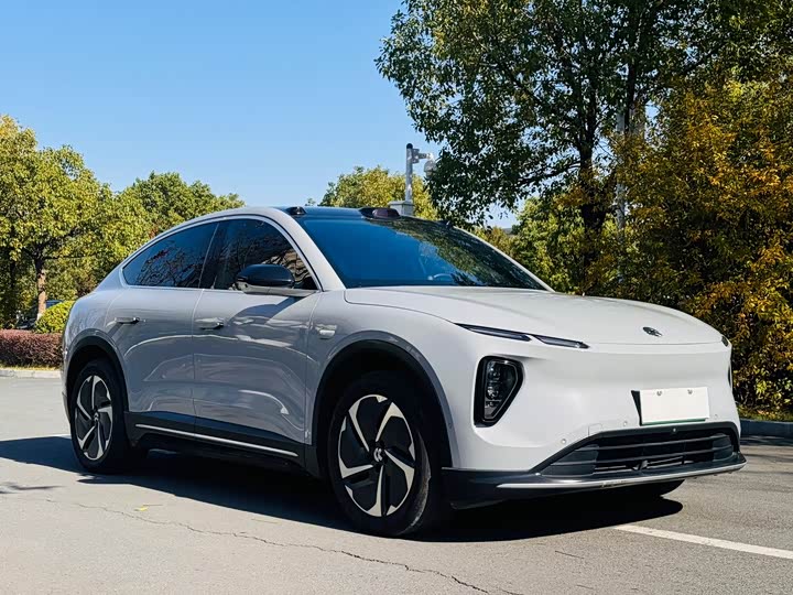 Фото 3 - Nio EC6