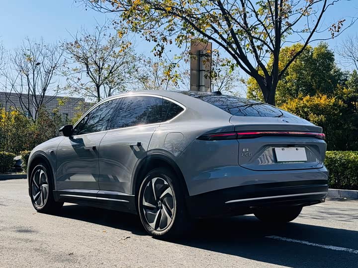 Фото 4 - Nio EC6