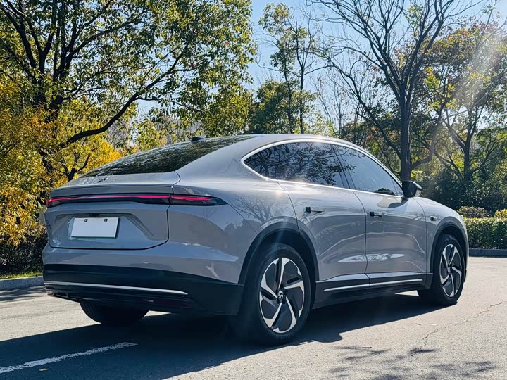 Фото 6 - Nio EC6