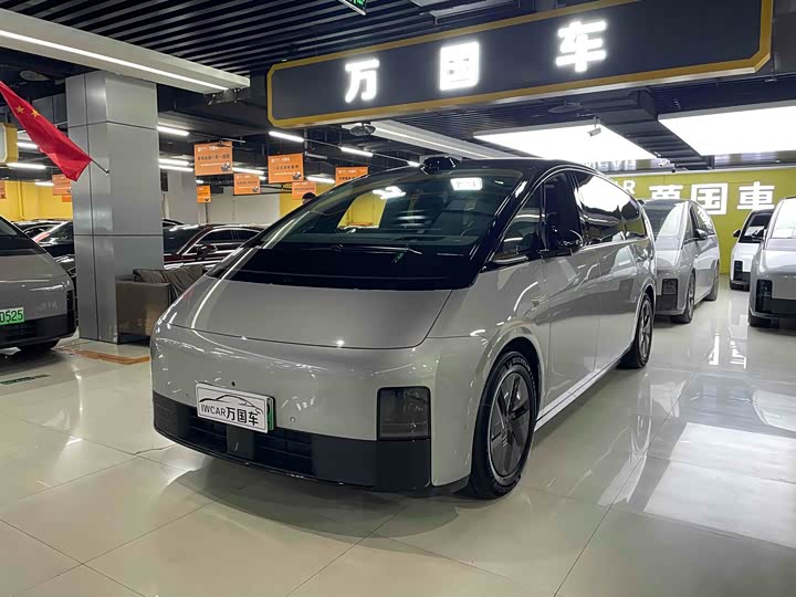 Фото 2 - LiXiang Mega