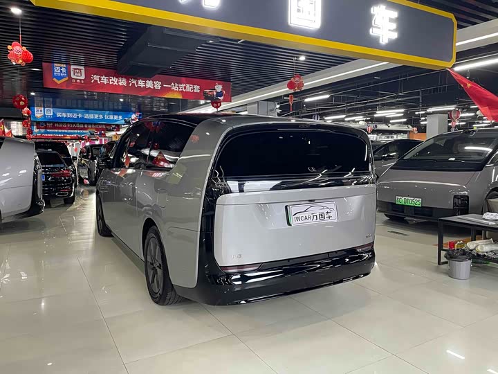 Фото 9 - LiXiang Mega