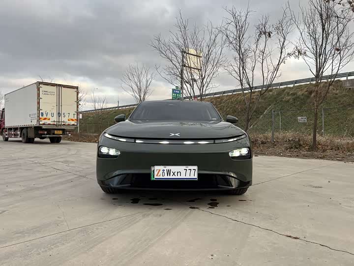 Фото 2 - XPeng P7