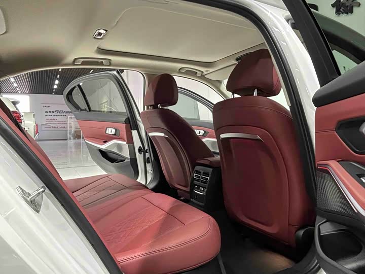 Фото 10 - BMW 3 Series