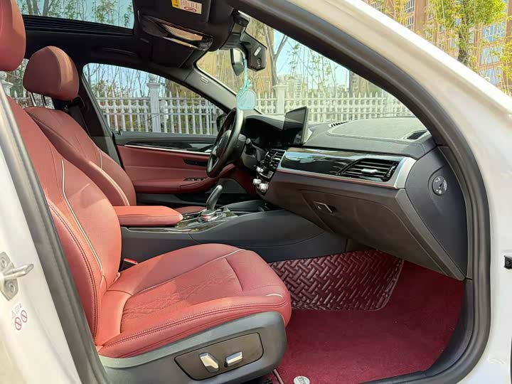 Фото 6 - BMW 5 Series