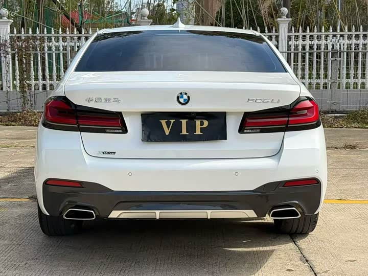 Фото 8 - BMW 5 Series