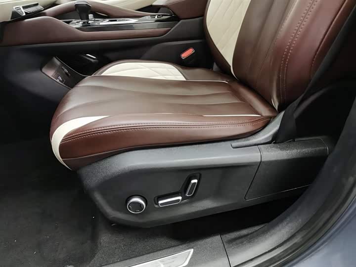 Фото 20 - Geely Monjaro