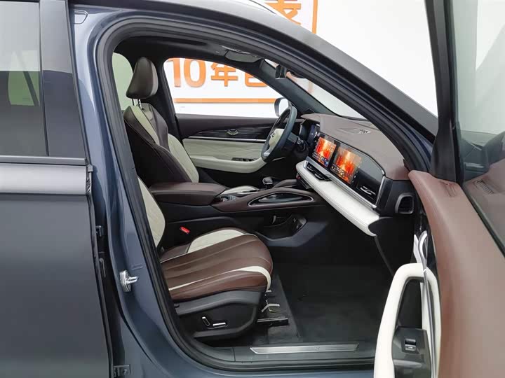 Фото 23 - Geely Monjaro