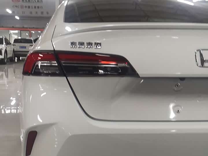 Фото 11 - Honda Inspire