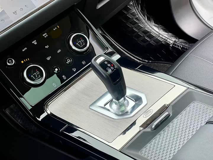 Фото 18 - Land Rover Range Rover Evoque L Hybrid