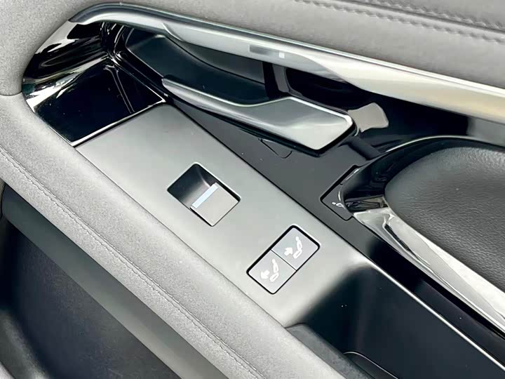 Фото 23 - Land Rover Range Rover Evoque L Hybrid