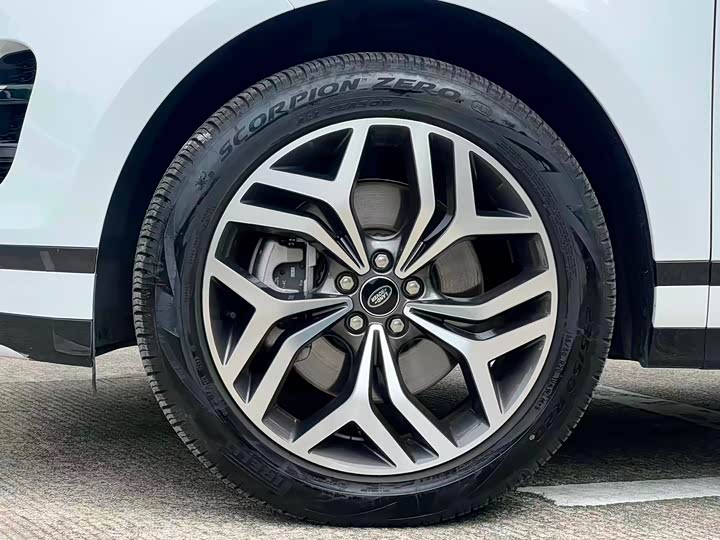 Фото 27 - Land Rover Range Rover Evoque L Hybrid