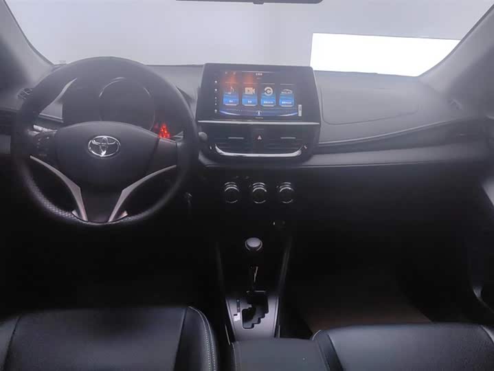 Фото 12 - Toyota Vios