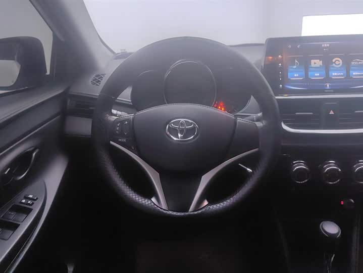 Фото 15 - Toyota Vios