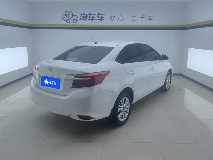 Фото 3 - Toyota Vios