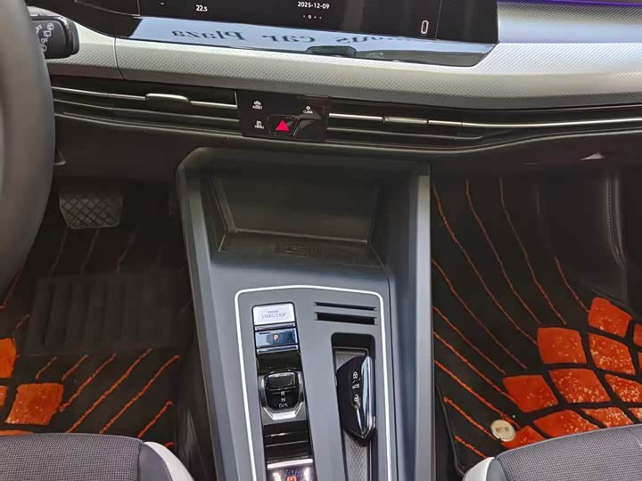 Фото 13 - Volkswagen Golf