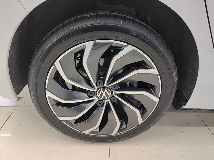 Фото 20 - Volkswagen Golf