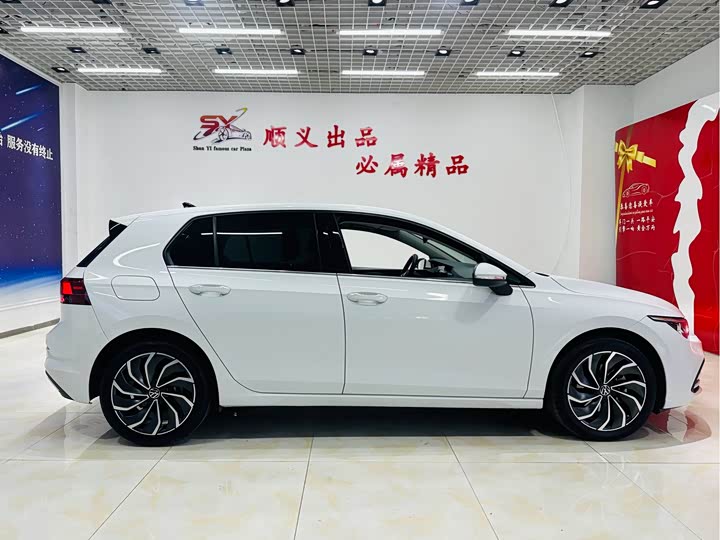 Фото 3 - Volkswagen Golf