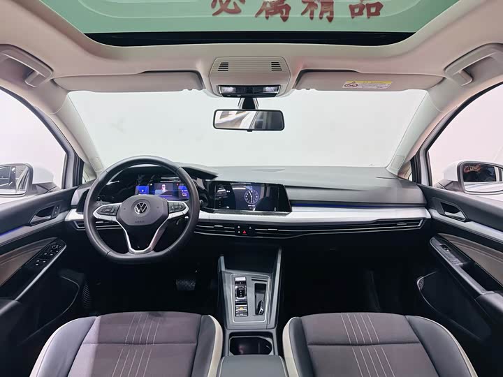 Фото 8 - Volkswagen Golf