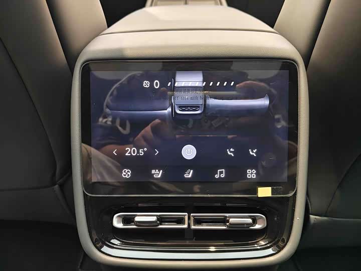 Фото 18 - XPeng F57