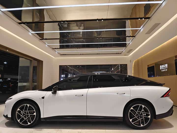 Фото 2 - XPeng F57