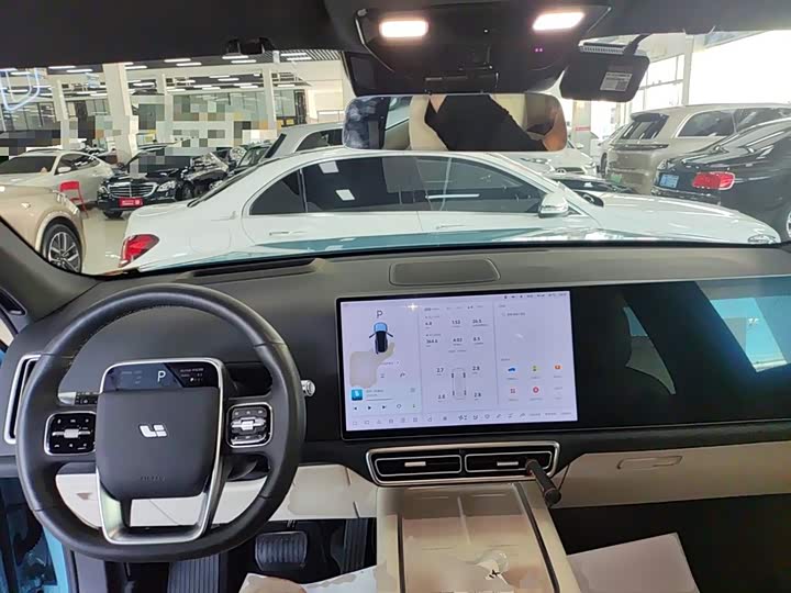 Фото 10 - LiXiang L8