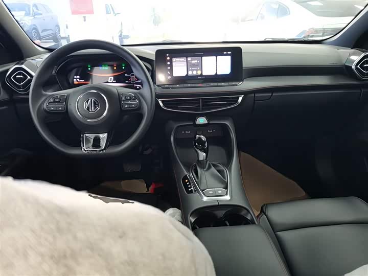 Фото 10 - MG Motor 5