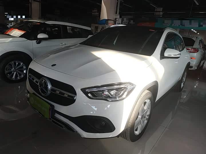 Фото 2 - Mercedes-Benz GLA-Class