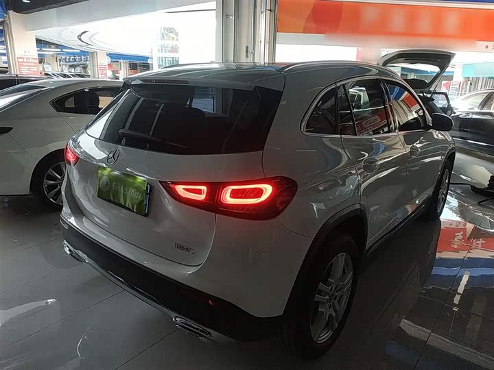 Фото 7 - Mercedes-Benz GLA-Class