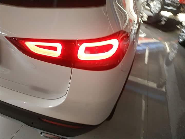 Фото 8 - Mercedes-Benz GLA-Class