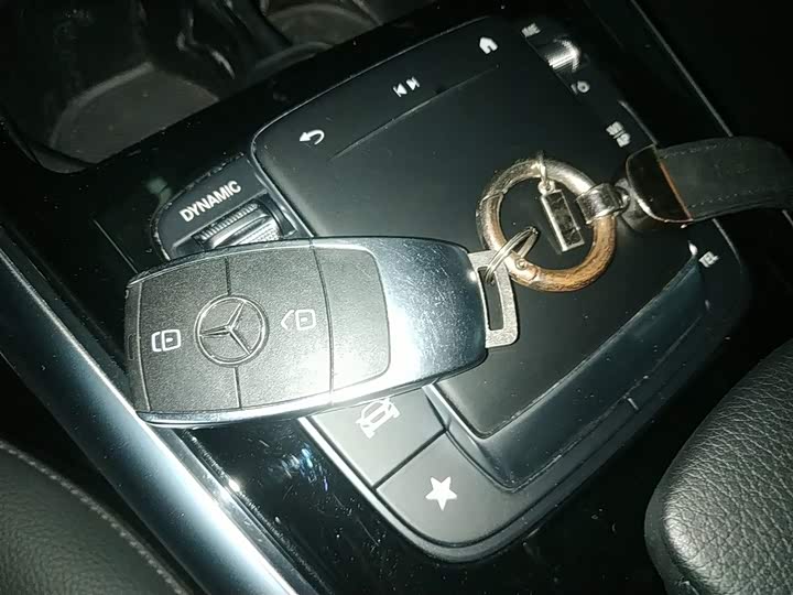 Фото 9 - Mercedes-Benz GLA-Class