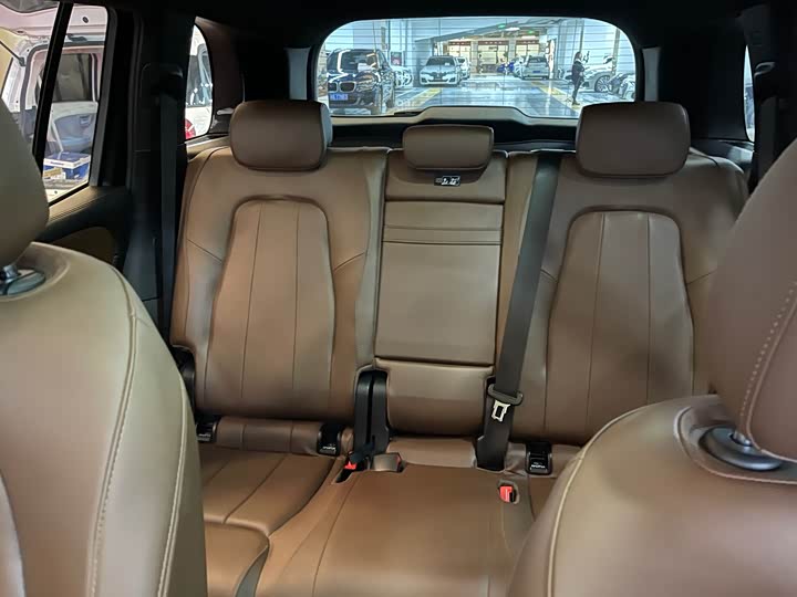 Фото 12 - Mercedes-Benz GLB-Class