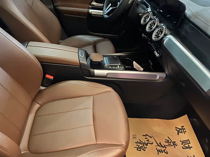 Фото 13 - Mercedes-Benz GLB-Class