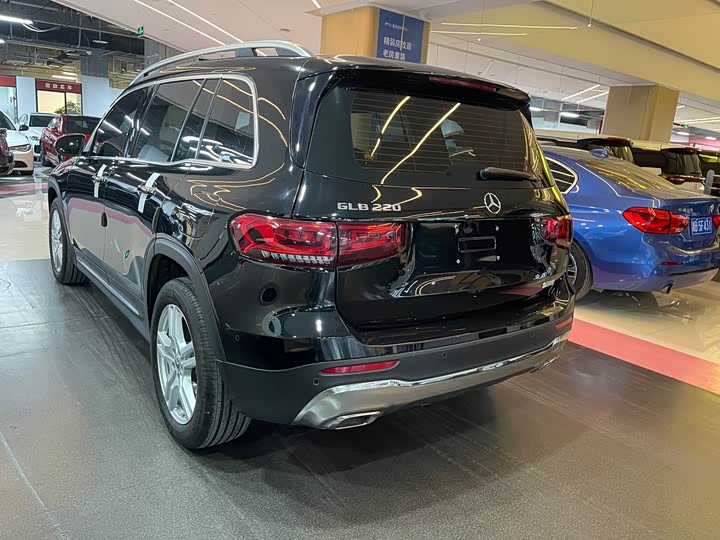 Фото 18 - Mercedes-Benz GLB-Class