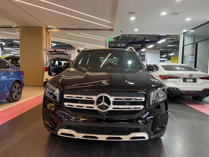 Фото 2 - Mercedes-Benz GLB-Class