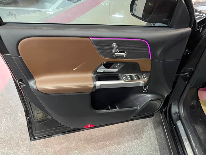 Фото 6 - Mercedes-Benz GLB-Class