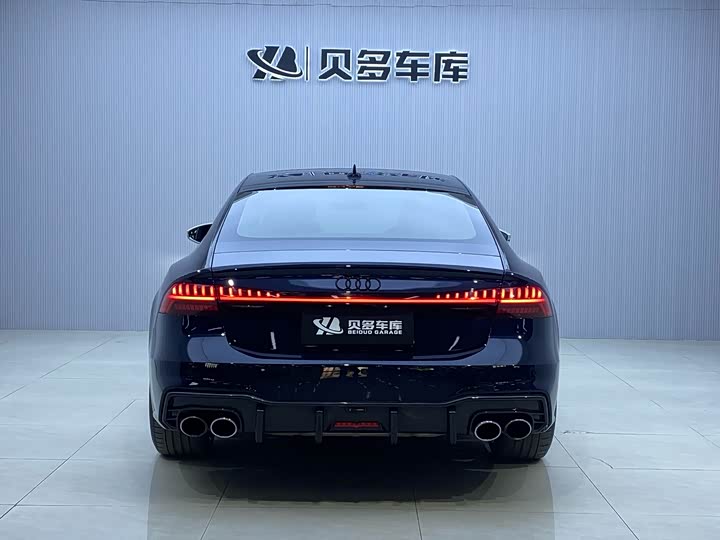 Фото 4 - Audi S7