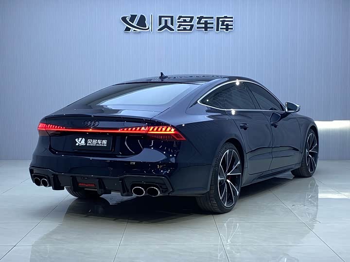 Фото 5 - Audi S7