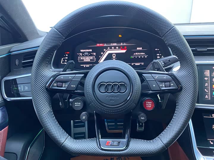 Фото 9 - Audi S7