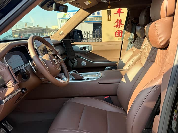 Фото 12 - Tank 700 Hybrid