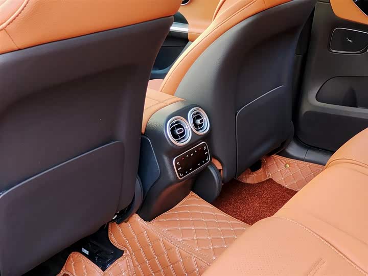 Фото 9 - Mercedes-Benz GLC-Class