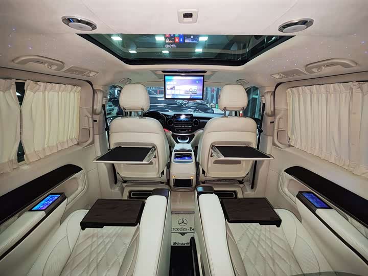 Фото 12 - Mercedes-Benz V-Class