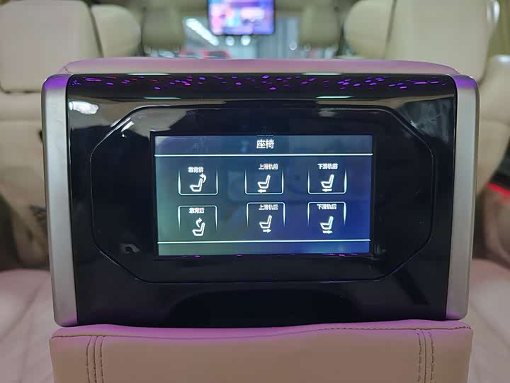 Фото 30 - Mercedes-Benz V-Class