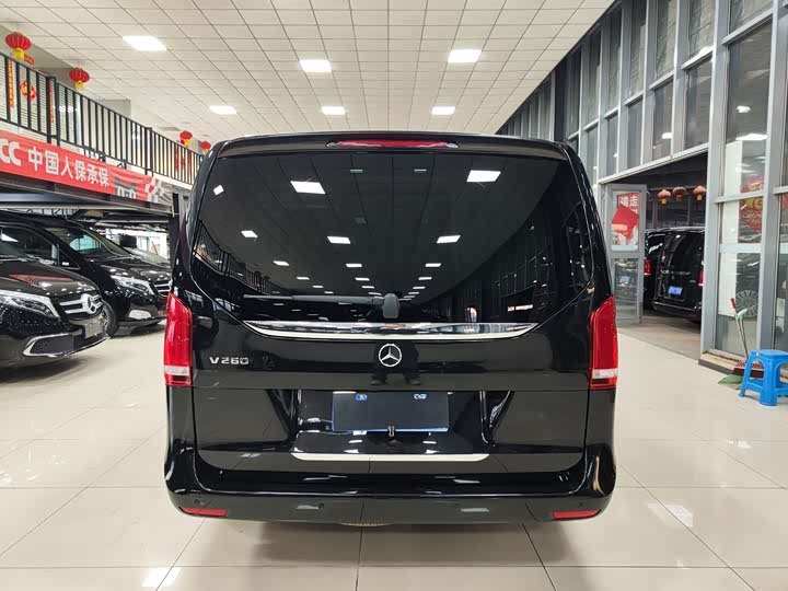 Фото 32 - Mercedes-Benz V-Class