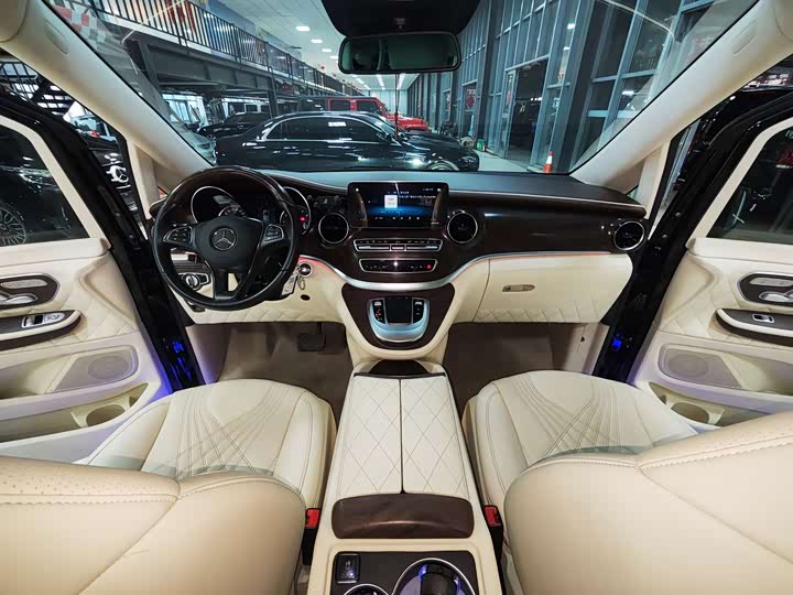 Фото 4 - Mercedes-Benz V-Class